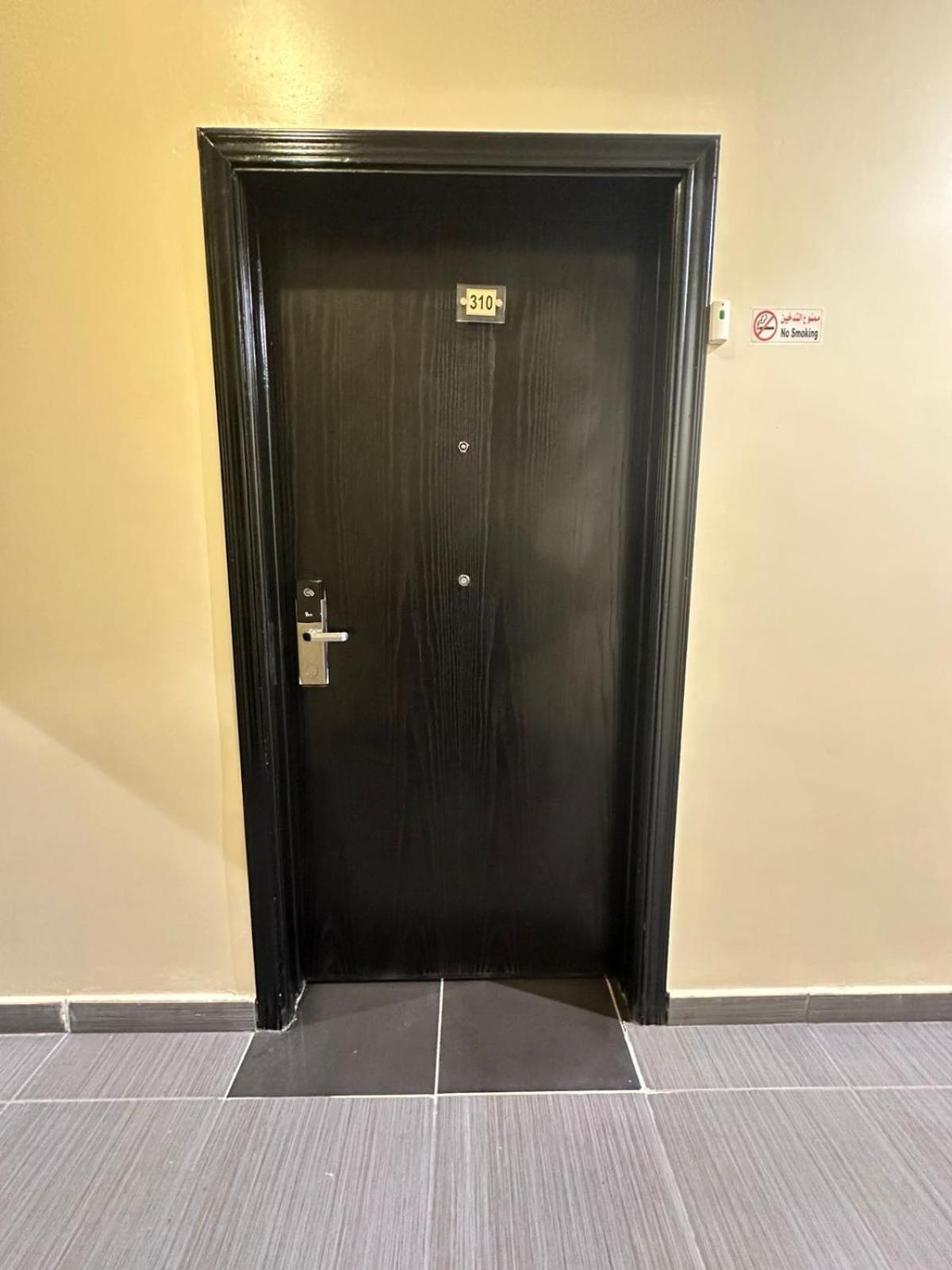 قصر الحمراء للأجنحة الفندقية Riyadh Exterior photo