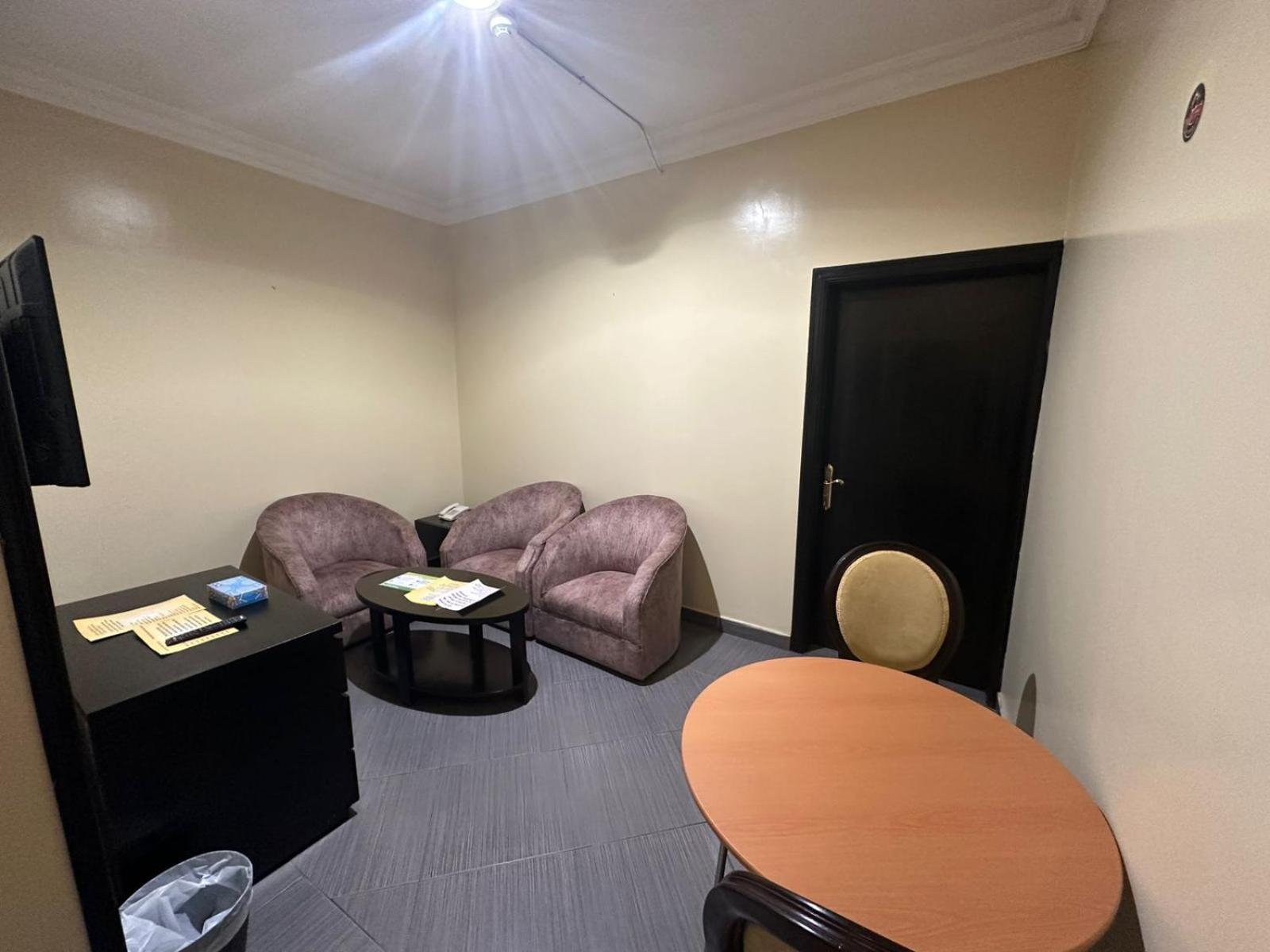 قصر الحمراء للأجنحة الفندقية Riyadh Exterior photo